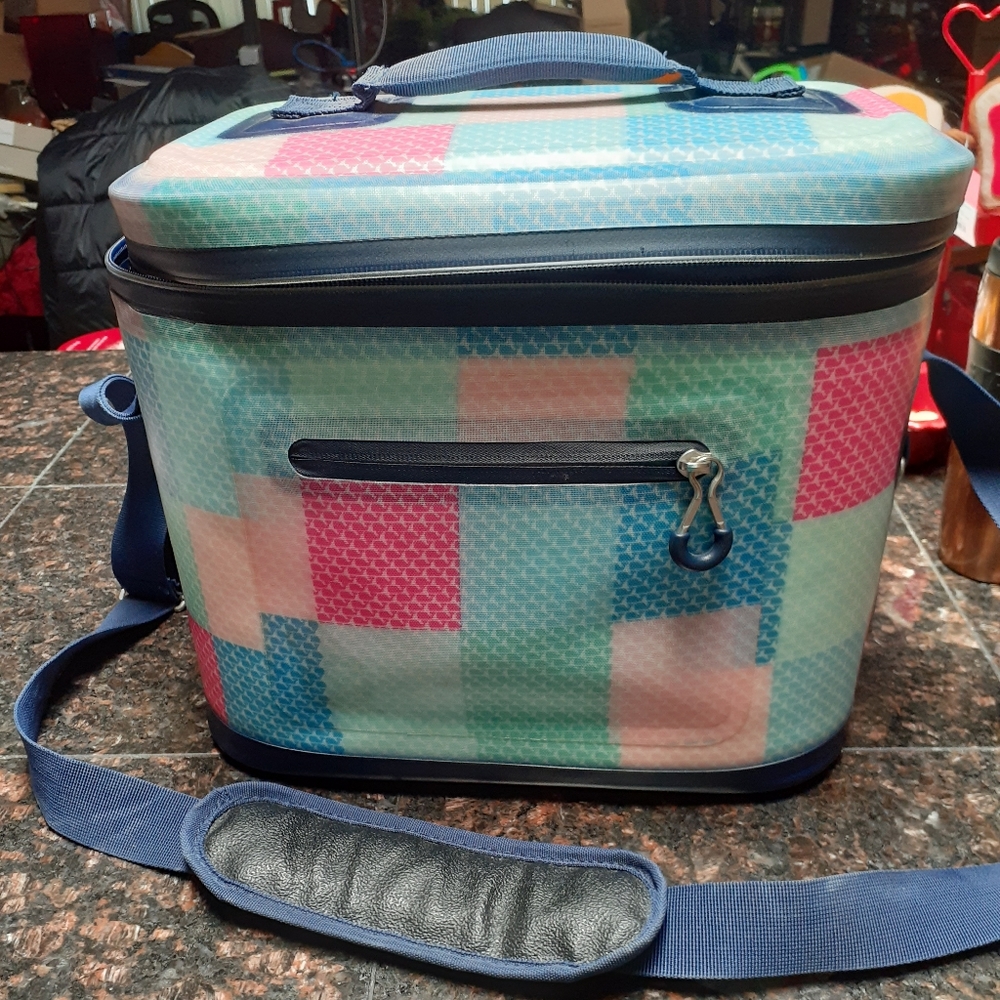 Vineyards Vines Patchwork 12 Can Cooler